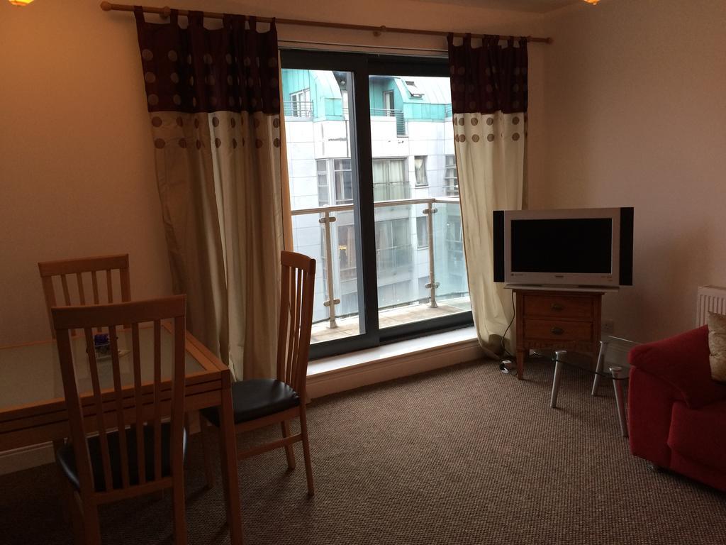 39 Camden Wharf Apartman Cork Szoba fotó